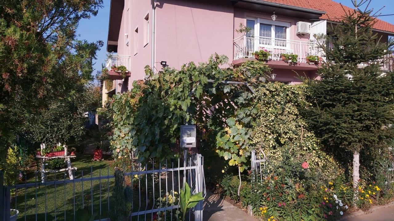 Exclusive Lejlighed Paraćin Eksteriør billede